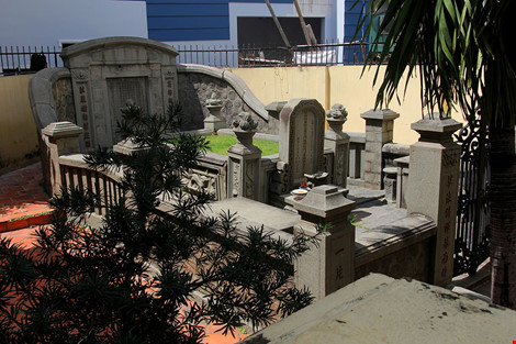 Choáng ngợp khu mộ cổ của bá hộ giàu nhất Sài Gòn xưa - 17