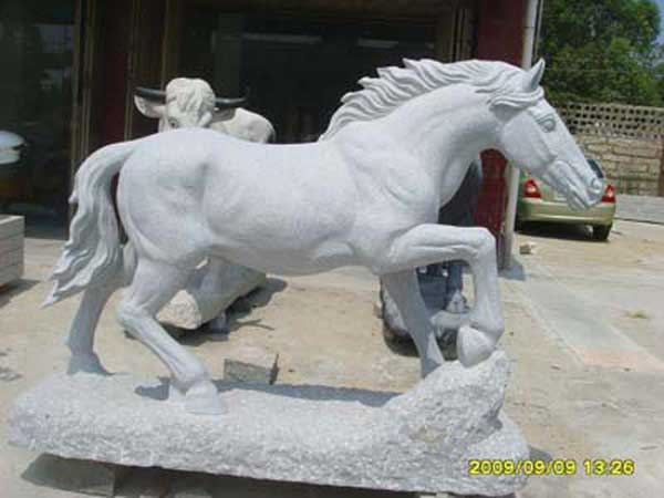 Mẫu ngựa bằng đá đẹp